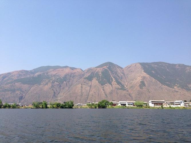 避开人潮的清醒选择 仁者见仁的大理西湖与一份更值得的旅行路线